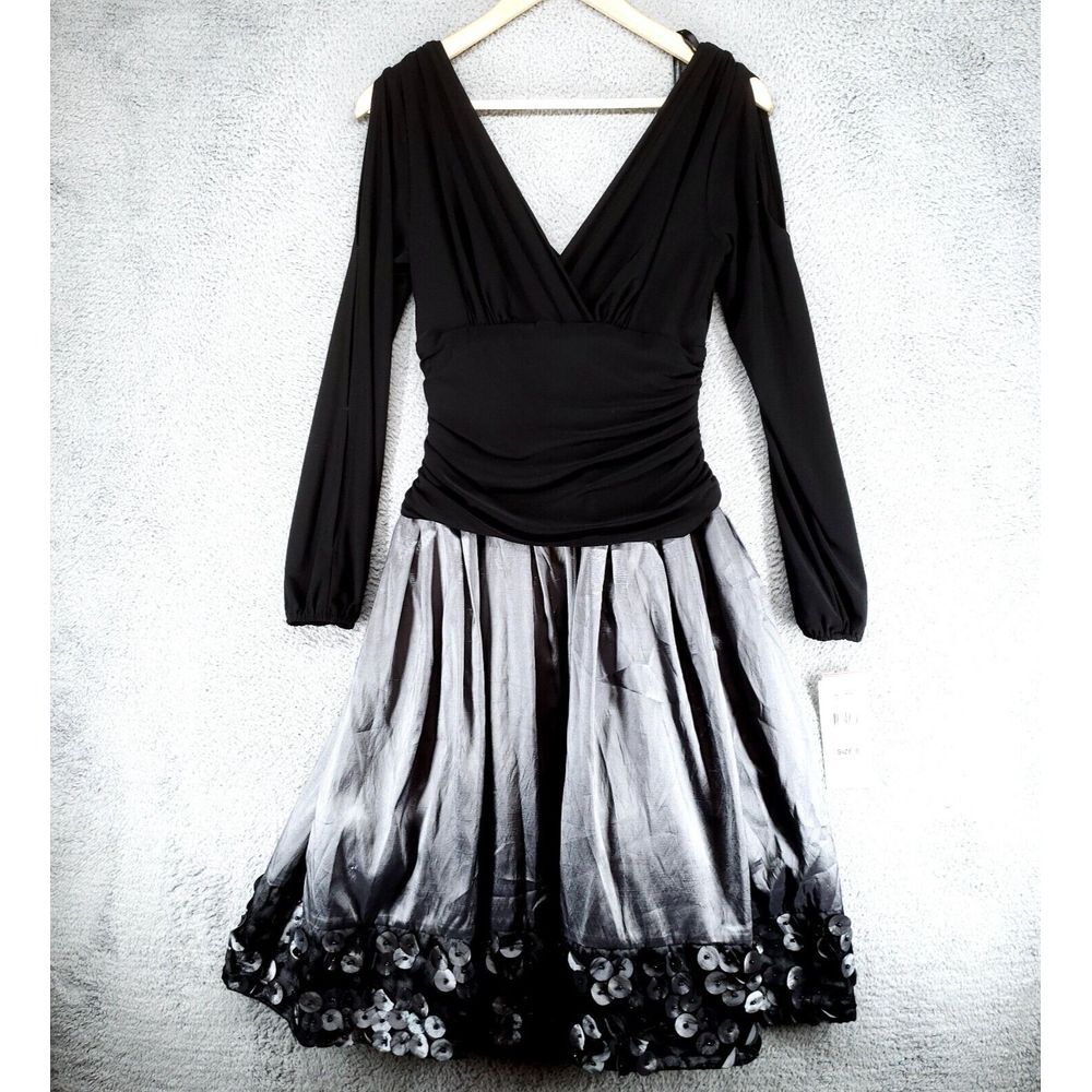 J. R. Nites‎ By Carol Lin NWT Long Sleeve Evening Dress Women's Back Zip Size 8